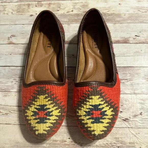 Born Giselle Slip On Flats Size 6M Leather Woven Fabric Padded Insole Colorful - Picture 1 of 8